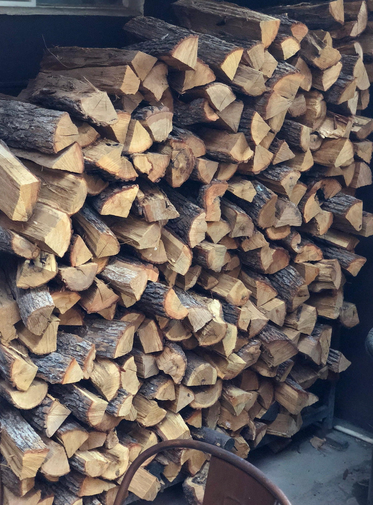 Best Wood for Smoking Meat: A Guide to Pairing Wood with Beef, Pork, Chicken and More